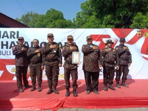 Ketua KBPP Polri Resor Kota Cirebon Terima Penghargaan dari Kapolresta Cirebon