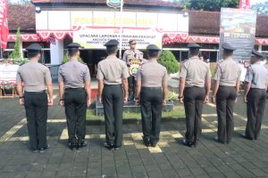 Kapolres Jembrana Pimpin Upacara Kenaikan Pangkat Anggota Polri Polres Jembrana Periode 1 Juli 2023