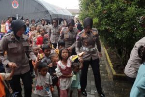 Polwan Tarakan bantu pemulihan trauma anak korban kebakaran