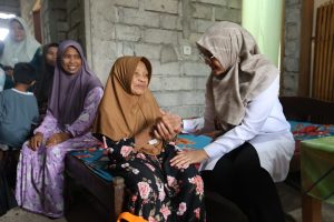 Jangkau 3000 Lansia, Pemkab Banyuwangi Terus Salurkan Program “Rantang Kasih”