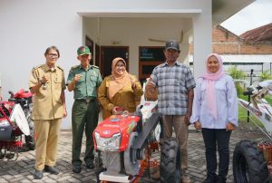 Dukung PAT 2024, Kodim 0825/Banyuwangi Bersama Dispertan Serahkan Bantuan Alsintan Prapanen