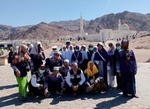 Ziarah ke Makam Syuhada, Jama’ah Haji Banyuwangi Kunjungi Jabal Uhud