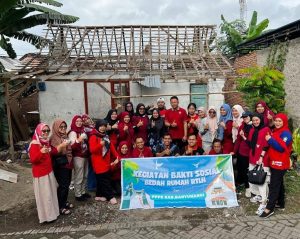 Ungkapan Syukur, Ratusan PPPK di Banyuwangi Gotong Royong Bedah Rumah Warga Miskin