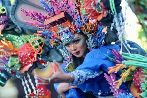 Spektakuler.!! Parade Fashion Kontemporer “Banyuwangi Ethno Carnival 2024” Pukau Ribuan Mata