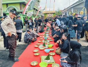 Polresta Banyuwangi laksanakan  Pengamanan Ritual Tradisi Kebo-Keboan di Alasmalang