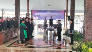 Menjelang Akhir Tahun Bupati Blitar Melantik Sejumlah Pejabat, Di Pendopo Ronggo Hadinegoro