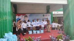 PEMERINTAH KOTA PROBOLINGGO(PEMKOT)MENYALURKAN 100 UNIT BECAK LISTRIK KEPADA MASYARAKAT