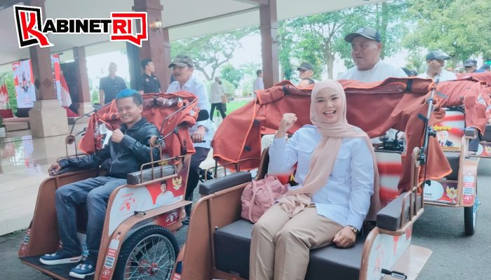 Ringankan Beban Tukang Becak, 200 Becak Listrik Gratis Dibagikan di Kabupaten Blitar