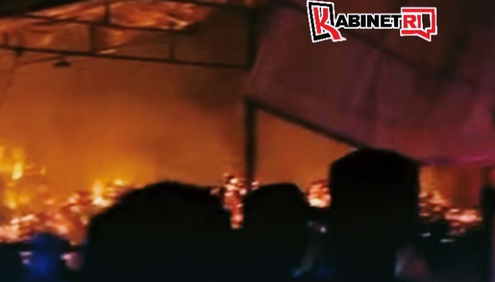 Gudang Sabut Kelapa di Nglegok Ludes Terbakar, Kerugian Capai Rp100 Juta