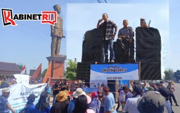 Massa Gelar Aksi Damai di Kantor Pemkab Blitar, Dorong Keberlanjutan Program Makan Bergizi Gratis