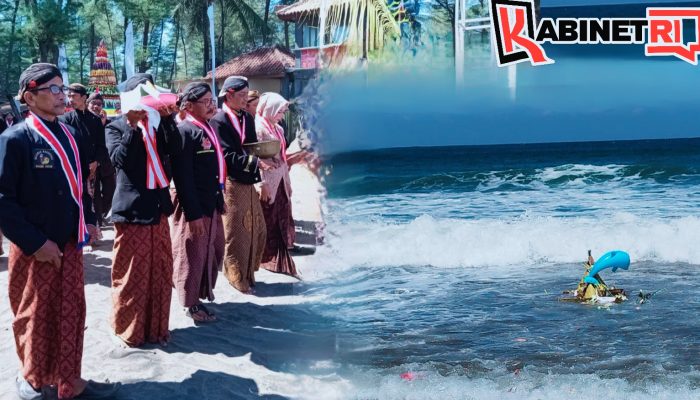 Pantai Serang Jadi Pusat Perayaan 1 Suro 2026, Gunungan Hasil Bumi Dilarung ke Laut