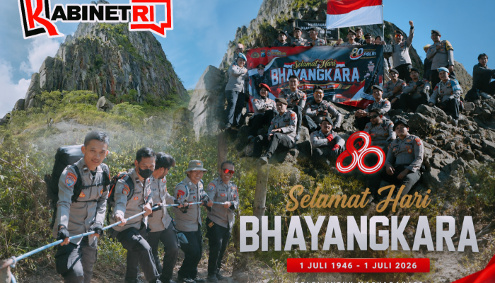 Peringati HUT Bhayangkara ke-80, Polres Blitar Taklukkan Gunung Kelud Sambil Patroli Jaga Keamanan Pendaki