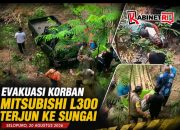 Kecelakaan Tunggal di Selopuro Blitar, L300 Tabrak Pembatas Jalan hingga Terjun ke Sungai
