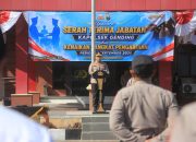 Gelar Upacara Polres Probolinggo Sertijab Kapolsek Gending dan Kenaikan Pangkat Pengabdian